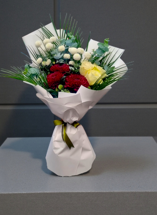 Crimson Ivory Elegance - Çiçeklendir