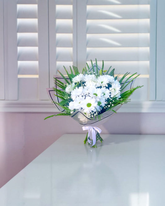 White Whisper Papatya Buketi