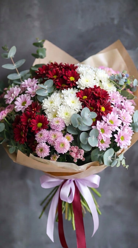 Burgundy Blush Harmony Bordo, Beyaz ve Pembe Krizantem Buketi