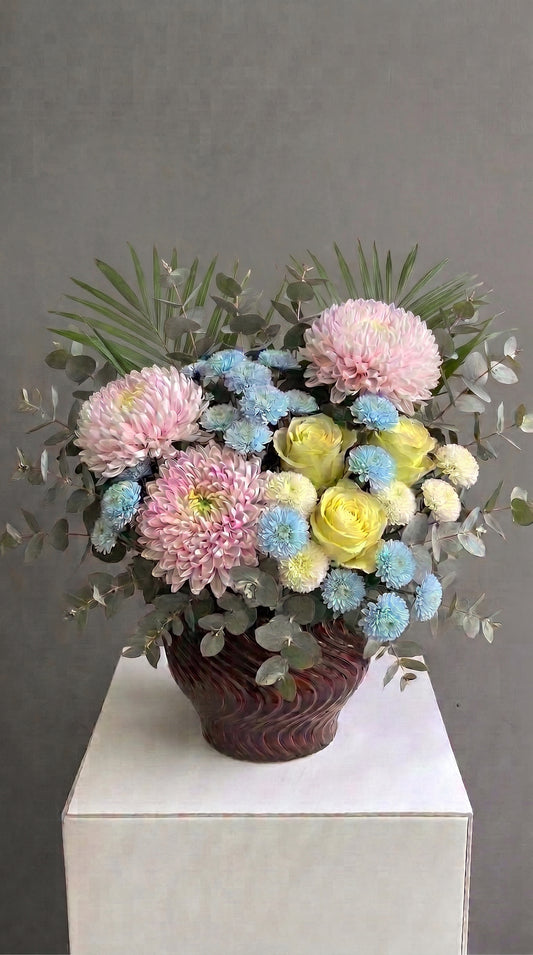 Pastel Serenity Garden Premium Vazoda Krizantem & Gül Aranjmanı – Ankara çiçek siparişi, aynı gün teslim