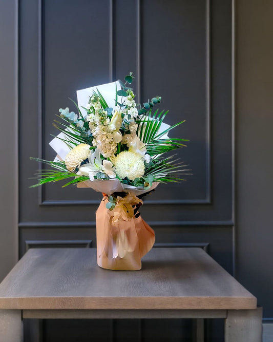 Ivory Breeze Kasımpatı&Şebboy,Lilyum Buketi