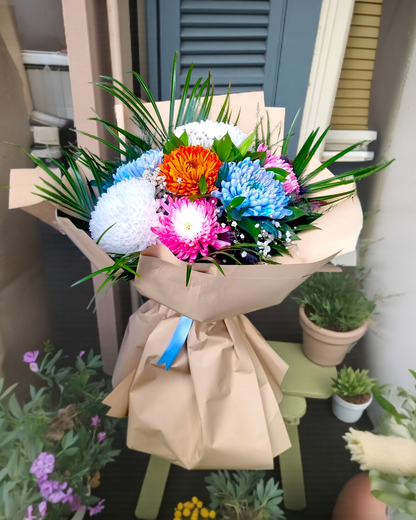 Colorful Chrysanthemum Charm – Renkli Kas?mpat? Zarafeti zarif hediye – Ankara çiçekçi ayn? gün teslim