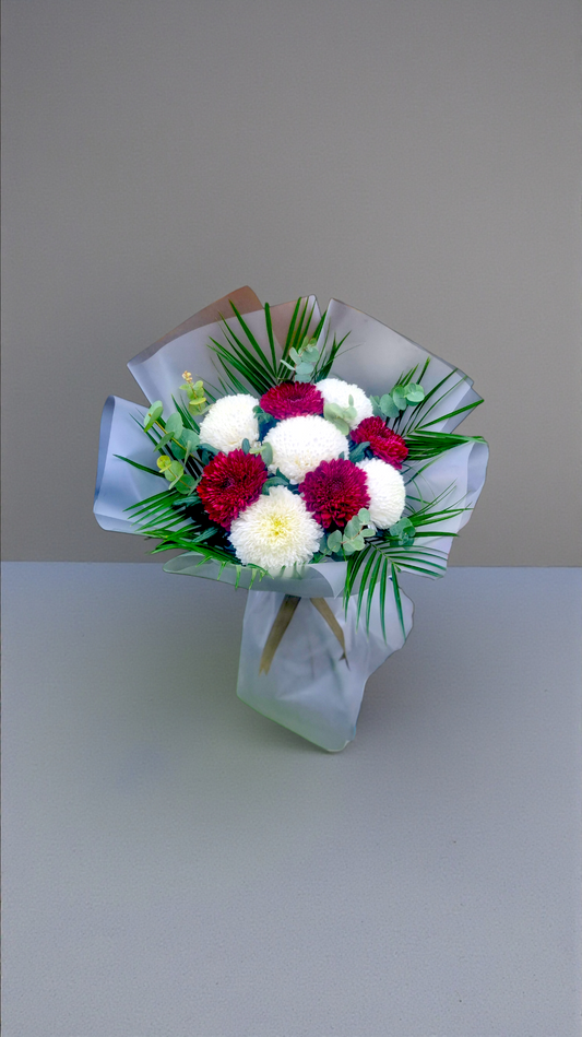 White & Burgundy Anastasia Bouquet – Beyaz ve Bordo Anastasia Buketi