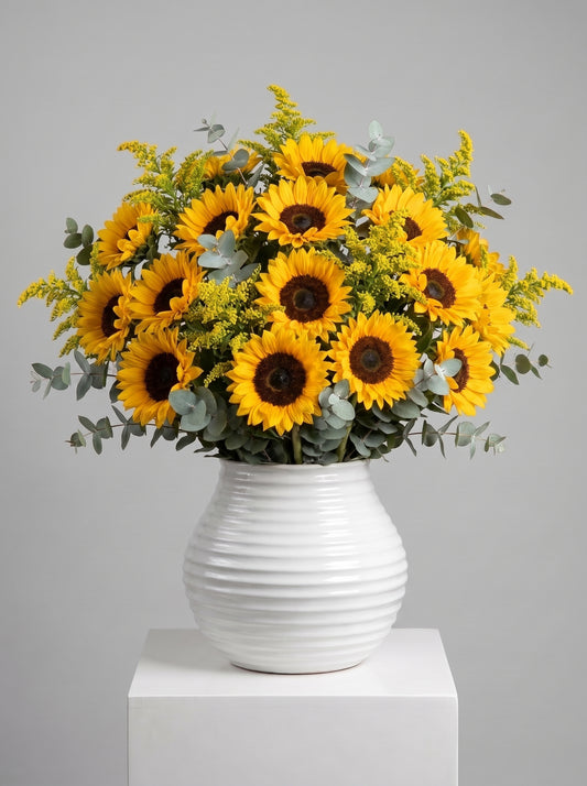 Royal Sunflower Splendor  Premium Ayçiçeği Vazolu Aranjman
