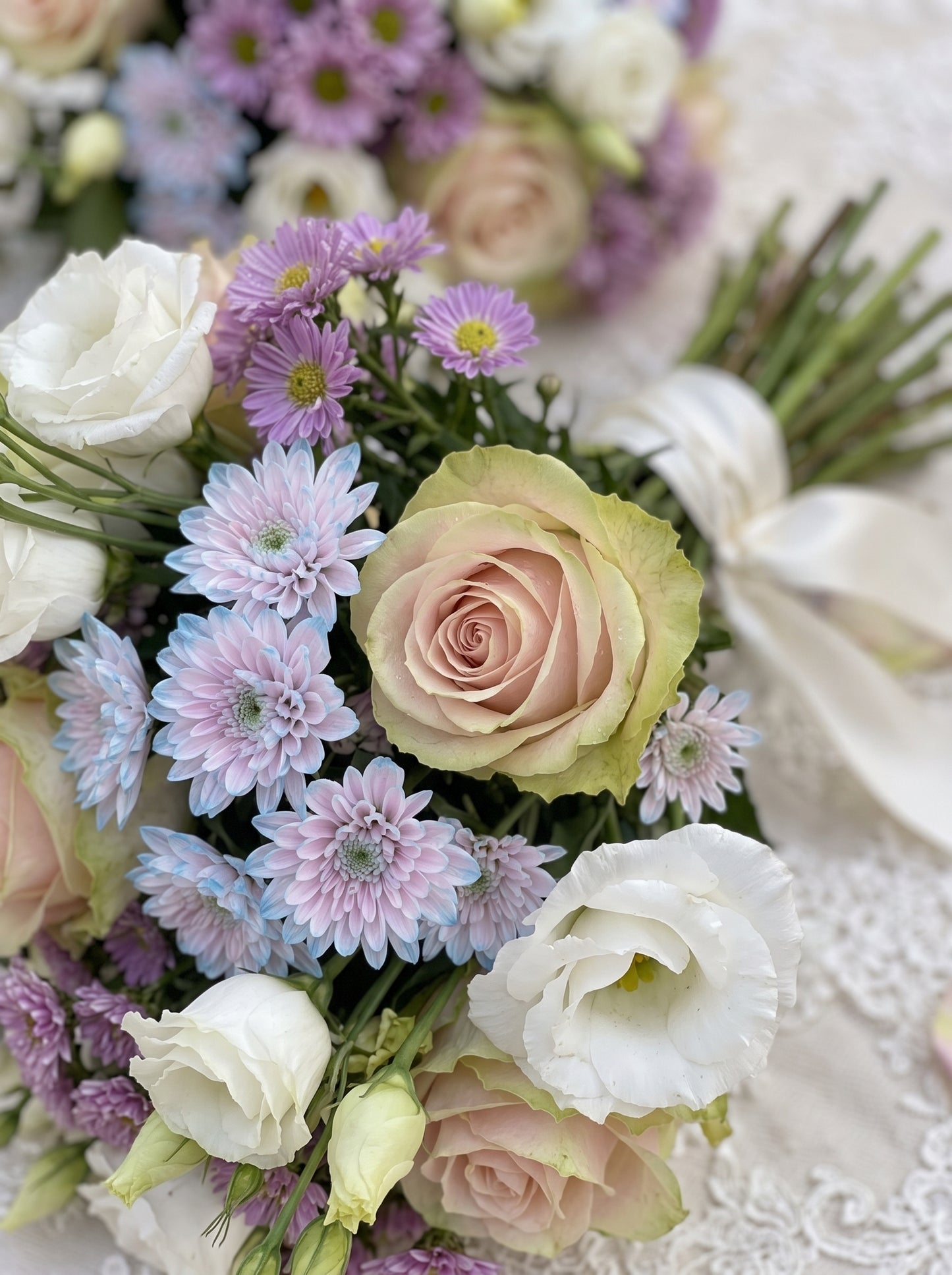 Pastel Bridal Harmony  Gül ve Lisyantus Gelin Buketi