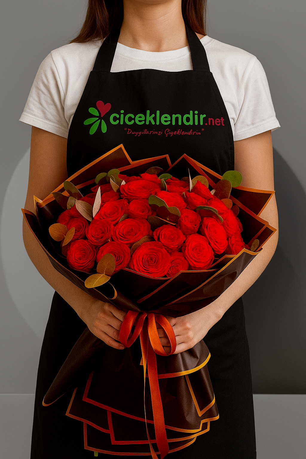 Crimson Passion Kırmızı Gül Buketi