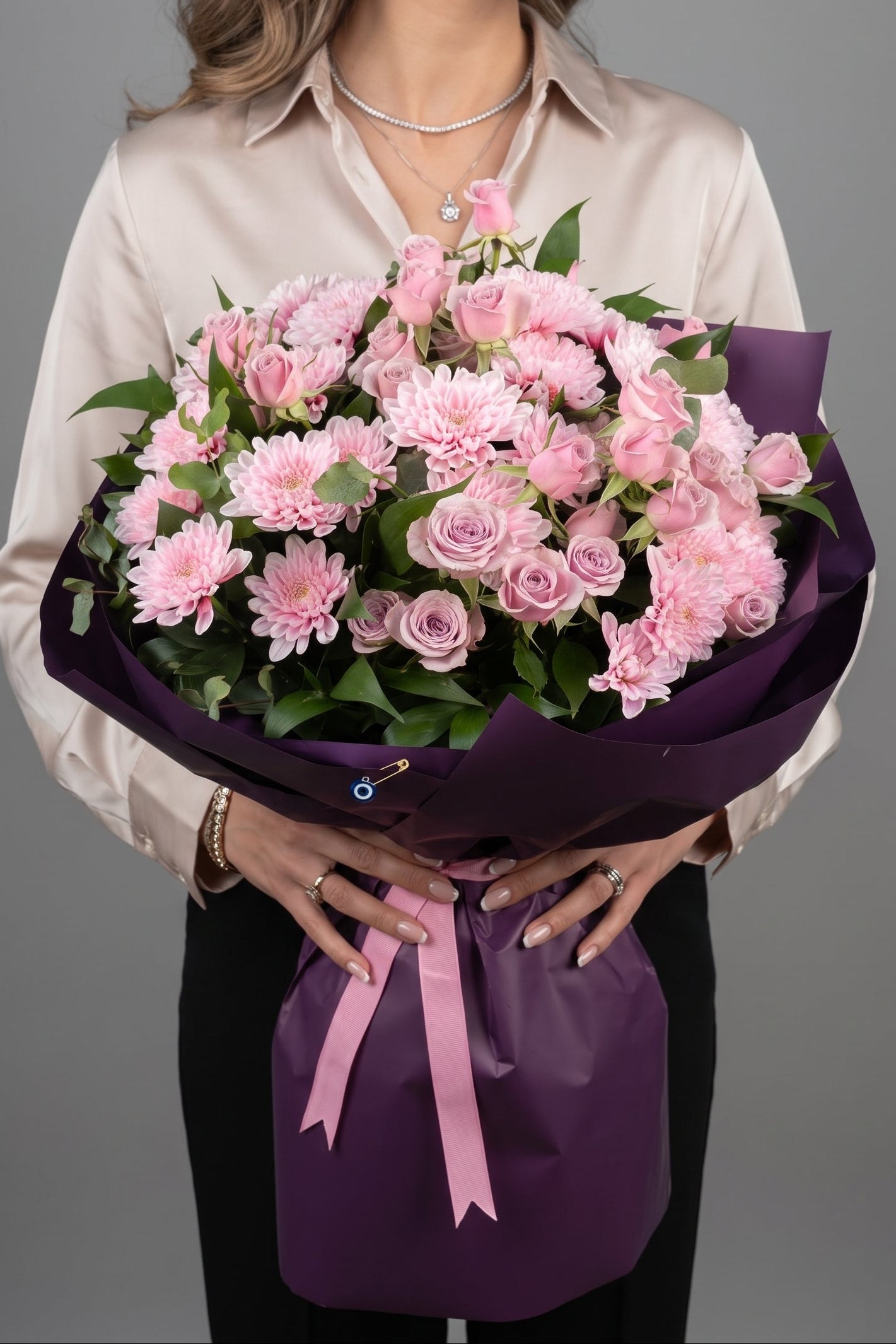 Royal Pink Harmony  Sprey Gül ve Pembe Krizantem Buketi