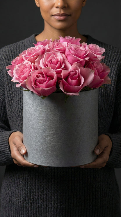 Rose Quartz Velvet  Gümüş Silindir Kutuda 21 İthal Pudra Gül Zarafeti