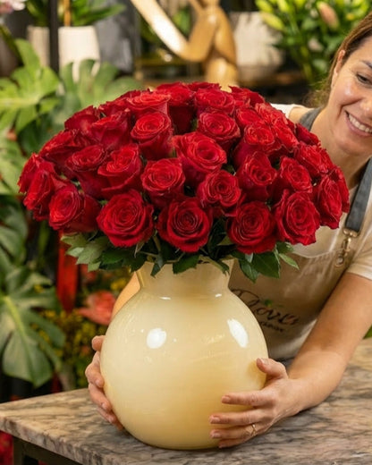 Royal Ruby Vase  Asil Kızıl Gül Aranjmanı
