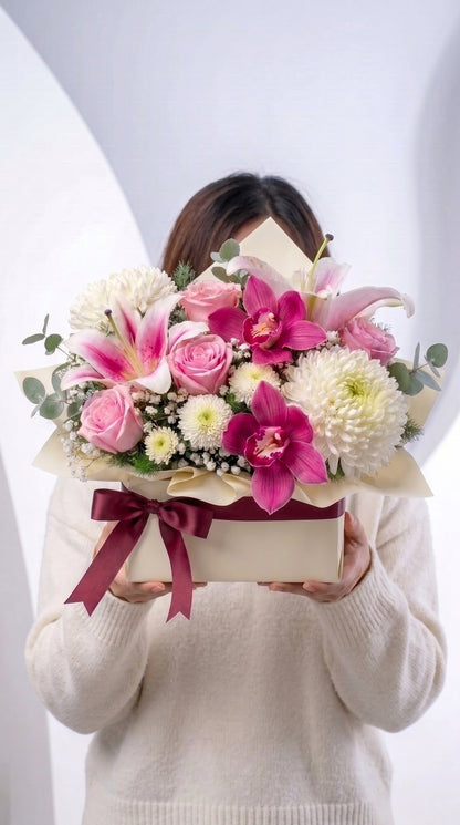 Royal Orchid Blossom Box  Orkide & Lilyum & Krizantem Özel Tasarım Aranjmanı