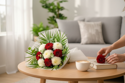 White & Burgundy Anastasia Bouquet – Beyaz ve Bordo Anastasia Buketi