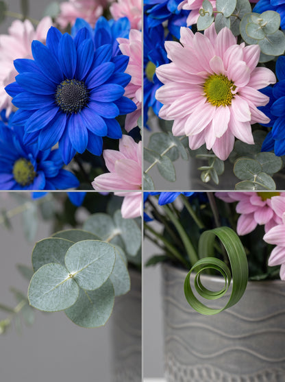 Blue Blush Harmony Seramik Vazoda Mavi & Pembe Papatya Aranjmanı özel tasarım – Çiçeklendir Ankara