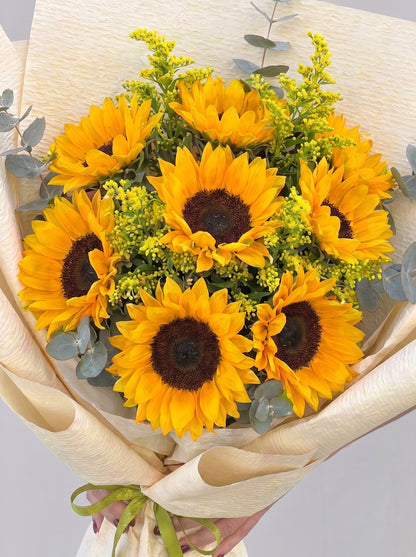 Golden Sun Elegance  Ayçiçeği Premium Buketi