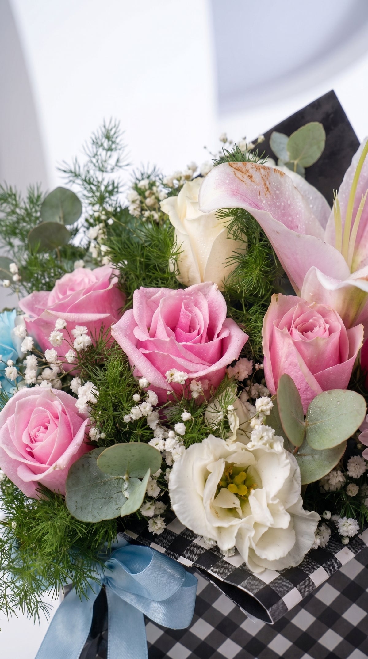 Pink Lily Harmony Box  Gül & Lilyum & Lisyantus Tasarım Aranjmanı