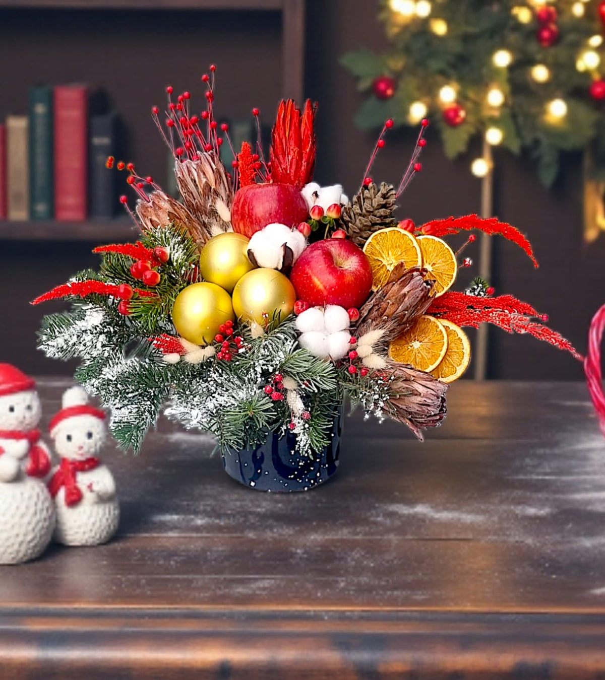 Festive Joy Bloom  Yeni Yıl Neşesi Aranjmanı