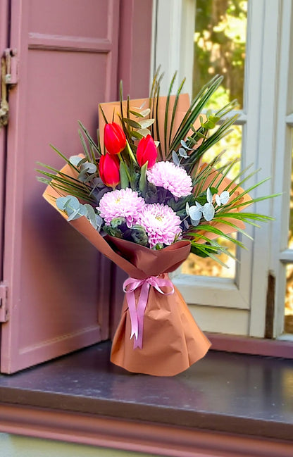 Scarlet Pastel Harmony Kırmızı Lale&Kasımpatı Buketi