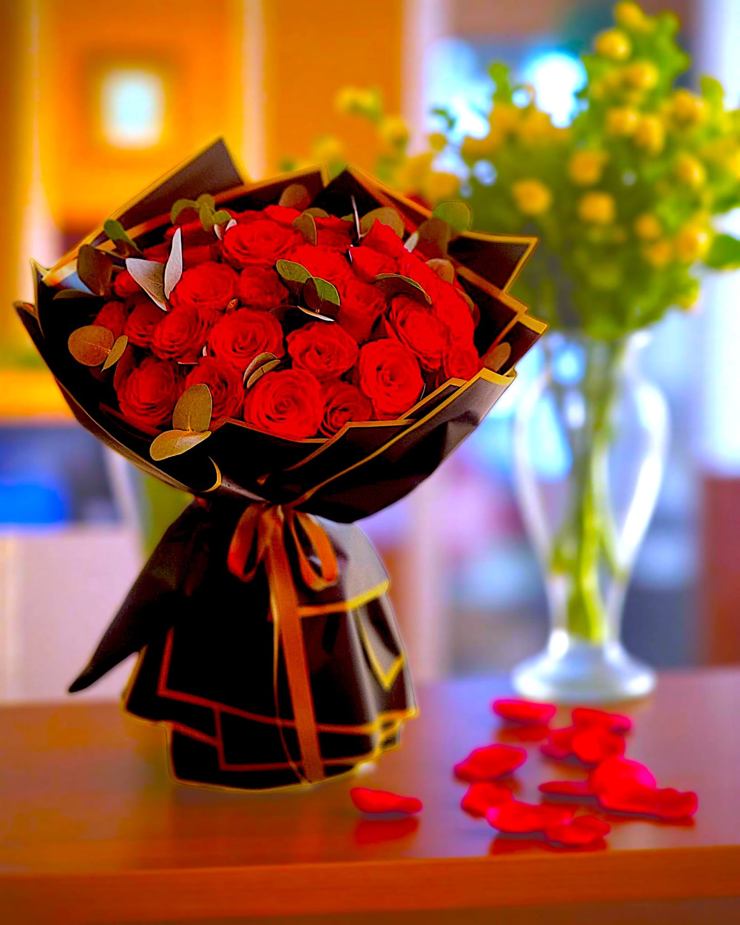 Crimson Passion Kırmızı Gül Buketi - Çiçeklendir