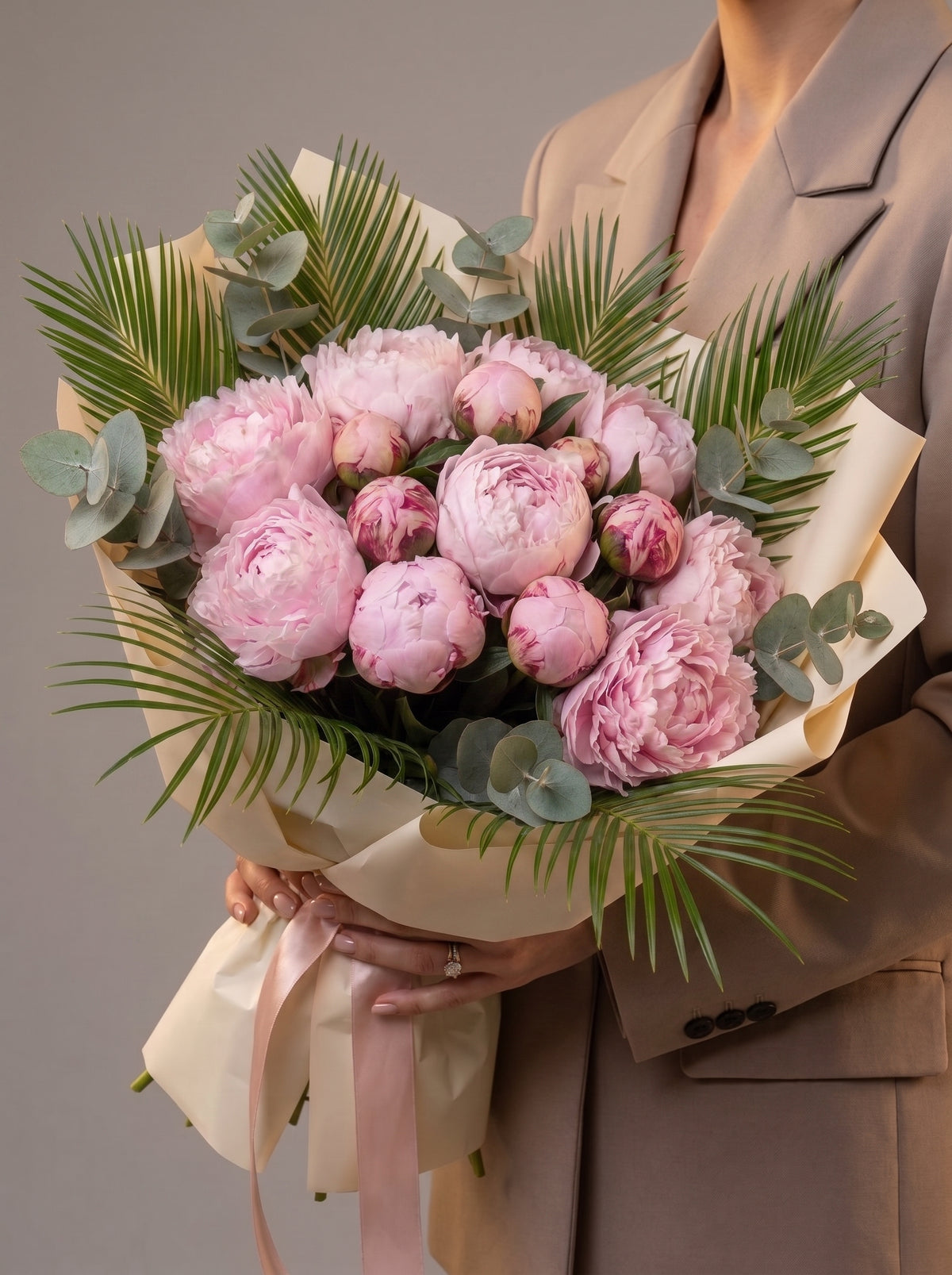 Royal Peony Prestige  Premium Pembe Şakayık Buketi
