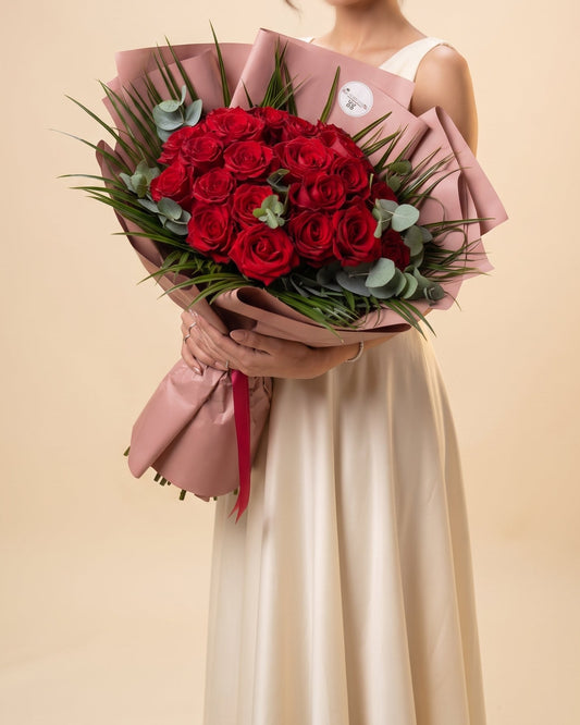 Royal Red Passion  Premium Kırmızı Gül Buketi
