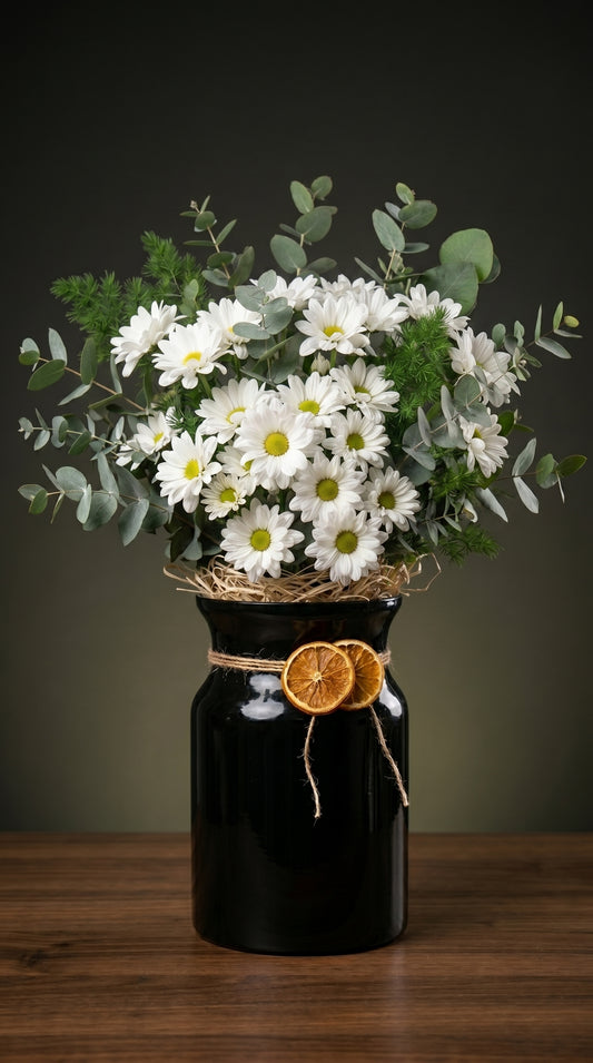 Midnight Daisy Elegance  Cam Vazoda Beyaz Papatya Zarafeti
