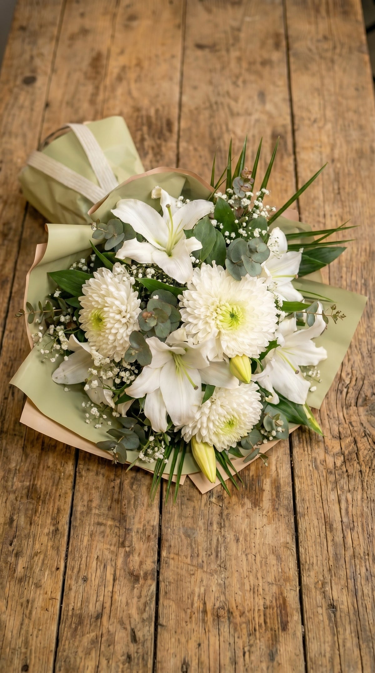 Ivory Bloom Elegance Beyaz Lilyum Anastasia Zarafet Buketi
