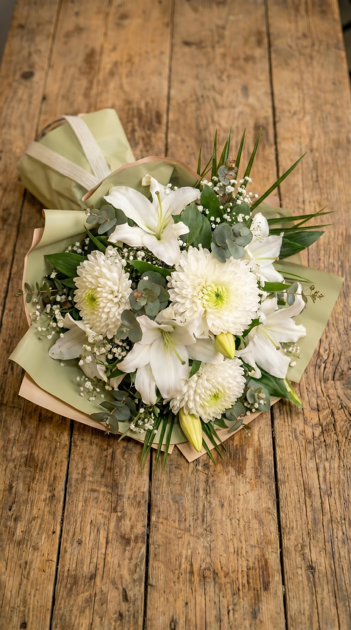 Ivory Bloom Elegance Beyaz Lilyum Anastasia Zarafet Buketi