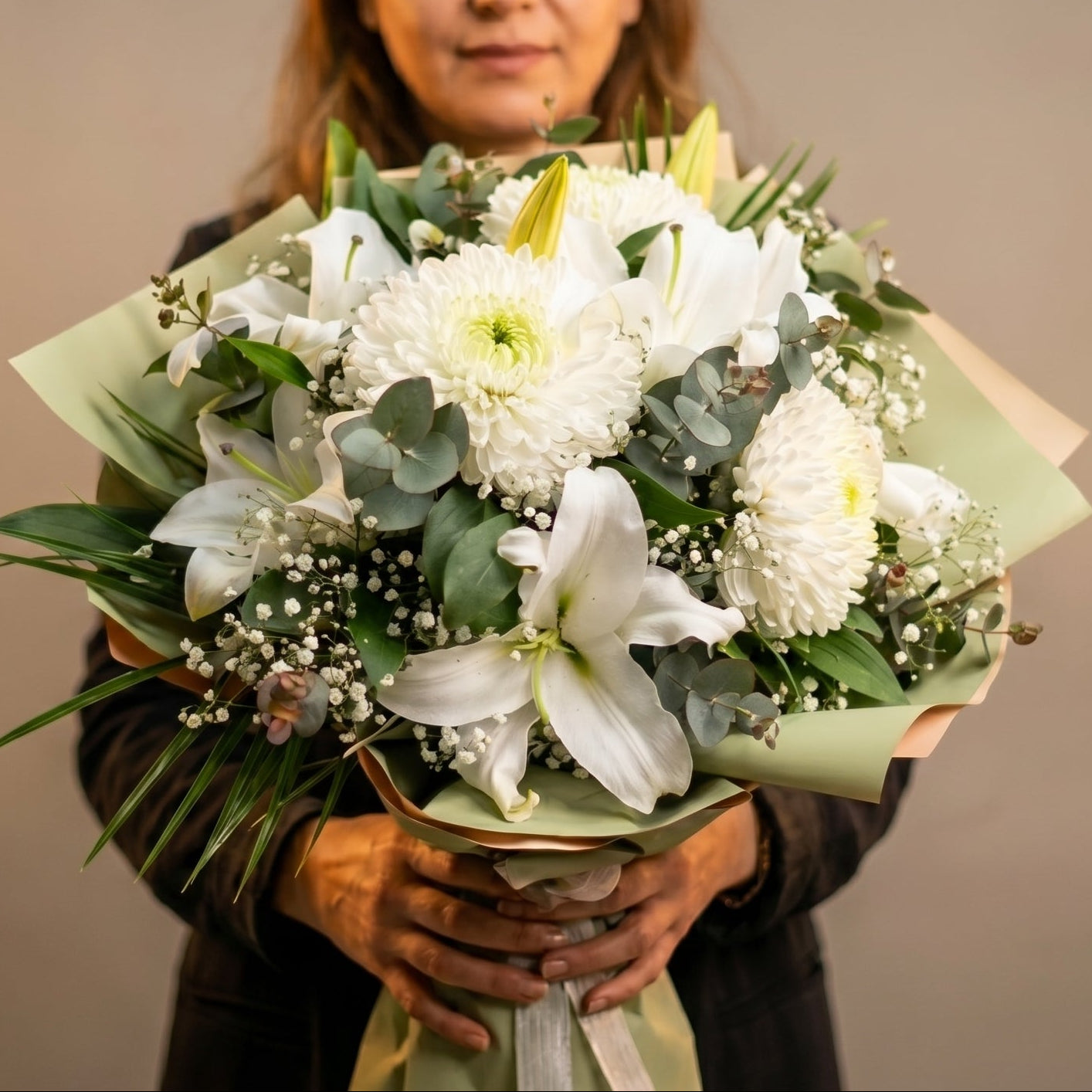 Ivory Bloom Elegance Beyaz Lilyum Anastasia Zarafet Buketi