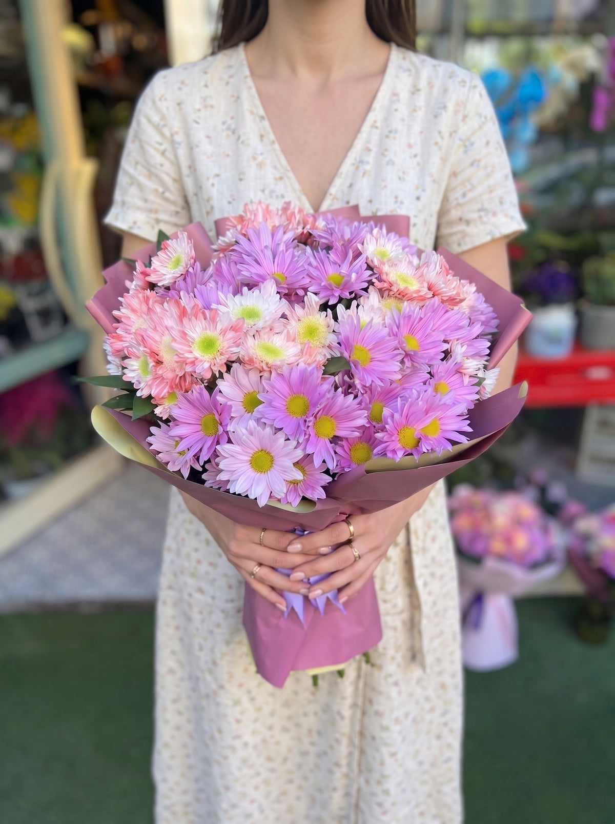 Pink Blossom Harmony  Turuncu ve Lila Krizantem Buketi