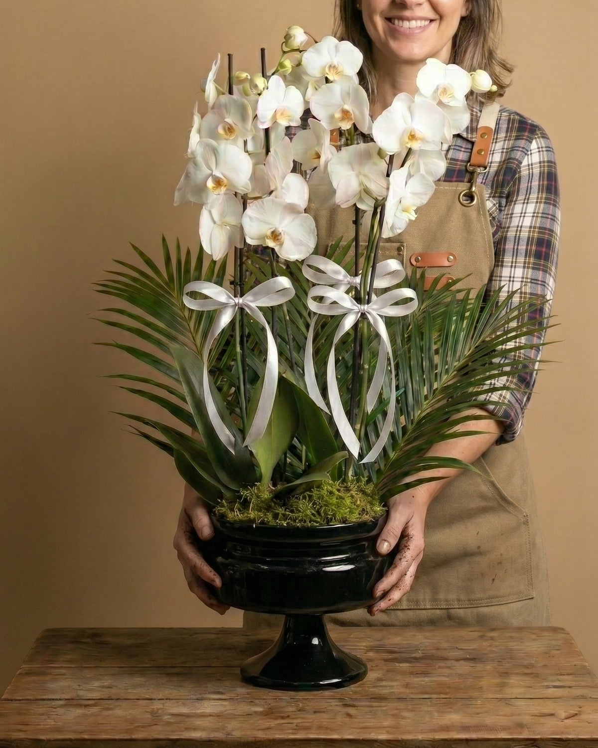 Midnight Elegance Orchid Siyah Vazoda Beyaz Orkide