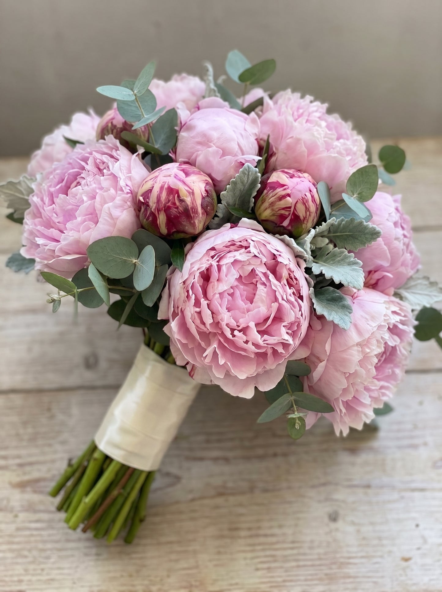 Royal Peony Luxe  Premium Pembe Şakayık Gelin Buketi